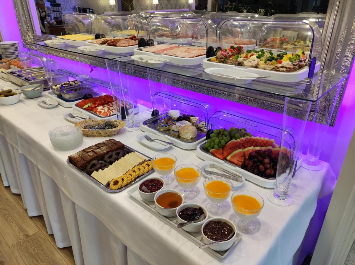 Bialy Dom Henlex Hotel Restauracja Poznań Esterno foto