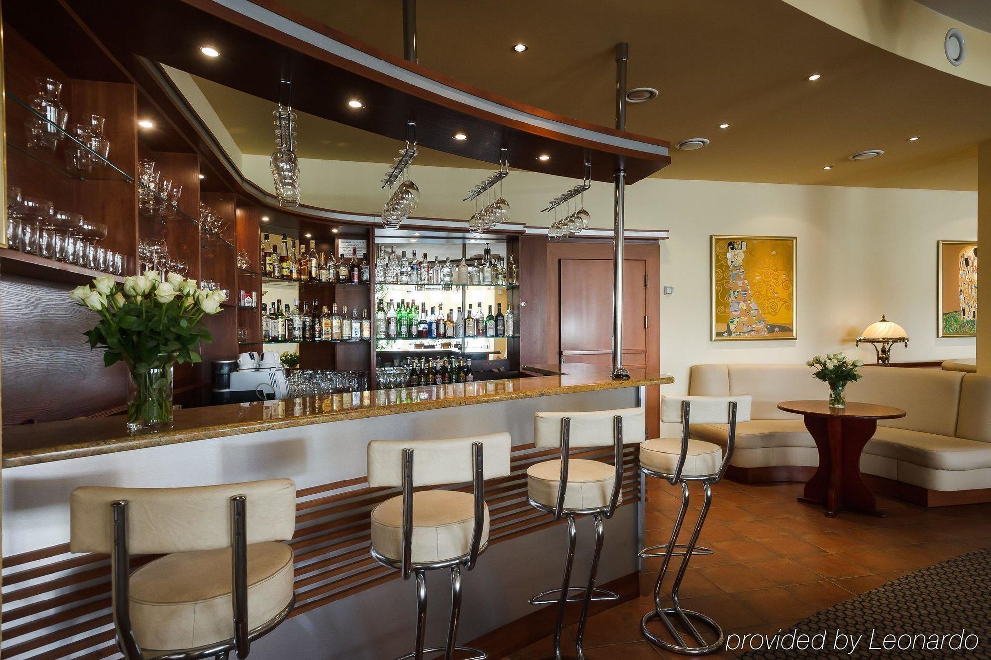 Bialy Dom Henlex Hotel Restauracja Poznań Esterno foto