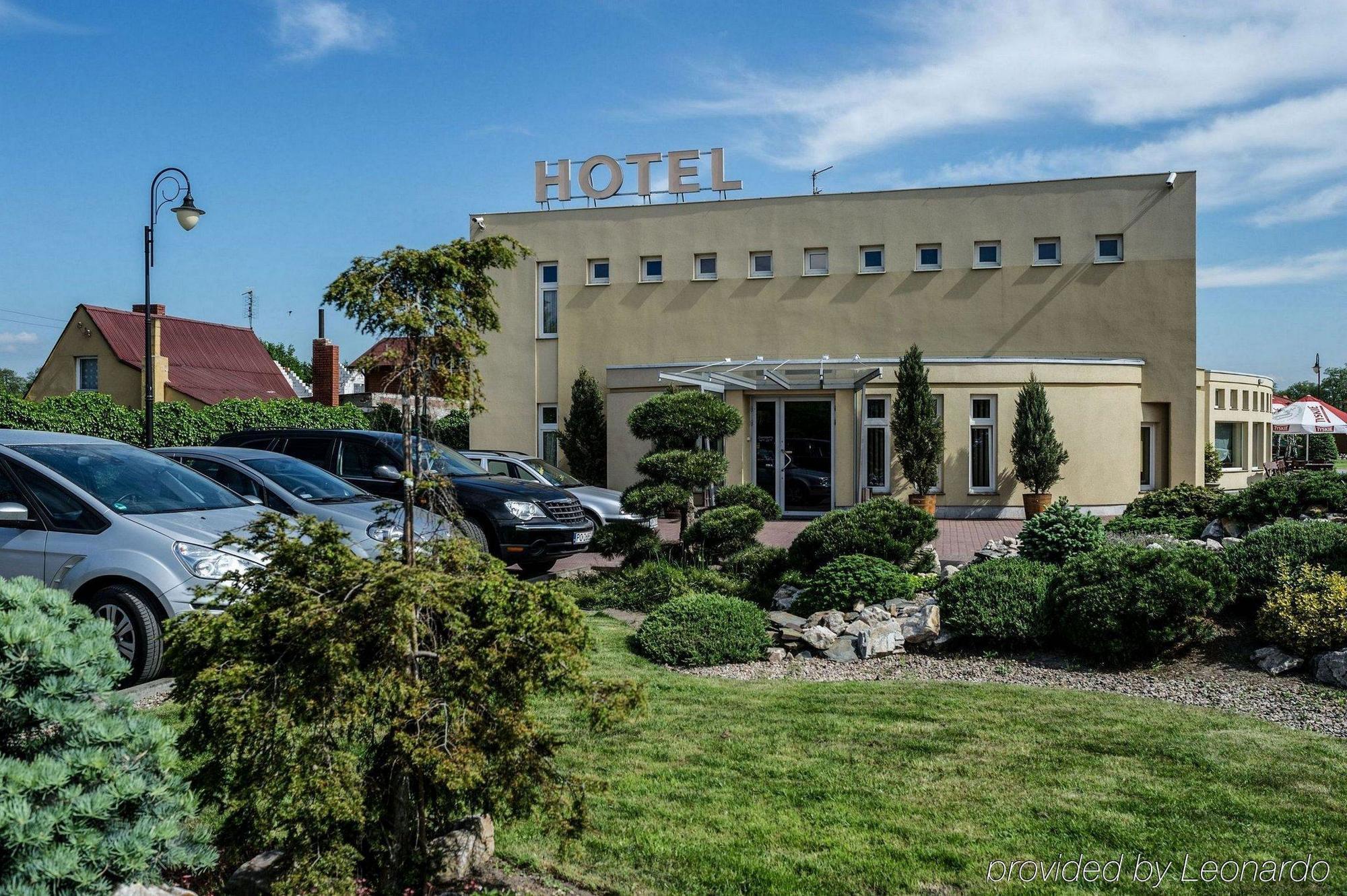 Bialy Dom Henlex Hotel Restauracja Poznań Esterno foto