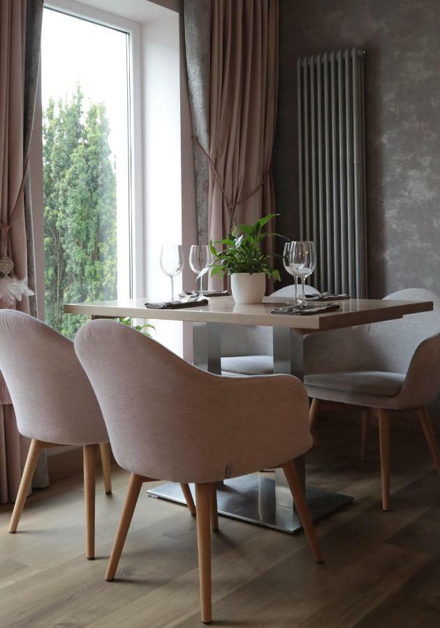 Bialy Dom Henlex Hotel Restauracja Poznań Esterno foto